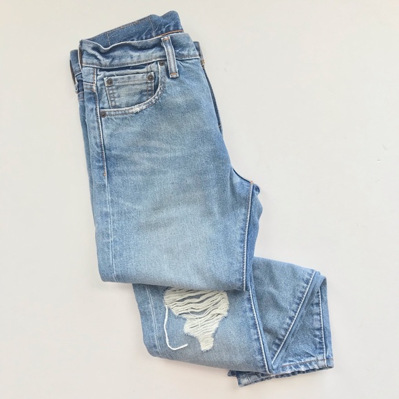 Levi's Denim - Levis high waisted distressed knee jeans